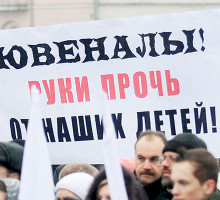 Проведя год в доме малютки, 15-месячный Серёжа вернулся домой