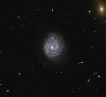 "Хаббл" получил фотографии чёрной дыры, нарушающей законы физики