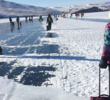 Великое переселение китайцев: люди тысячами переходят Байкал по льду