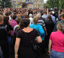 Связанные одной целью: «народные сходы» приравняют к политической демонстрации