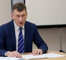 Детский омбудсмен не дала из-за бедности лишить мать родительских прав