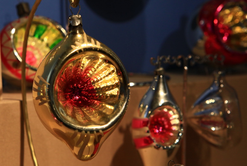 Выставка «Хрупкое чудо на новогодней ёлке: к 130-летнему юбилею клинского стеклодувного промысла»