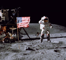 США решили милитаризовать Луну