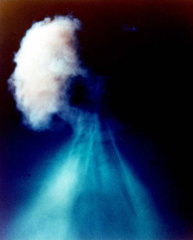 Plumbbob John — взрыв ракеты AIR-2 Genie с W25 на высоте 4,6 км. Взрыв был произведён 19 июля 1957 года над ядерным полигоном Yucca Flat (штат Невада). Credit: USAF.