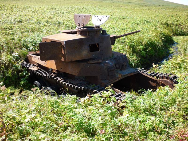 Уничтоженный японский танк на острове Шумшу