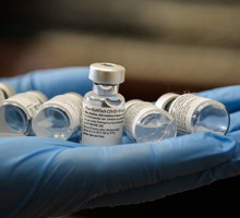 В Японии нашли инородные вещества в вакцине Пфайзер