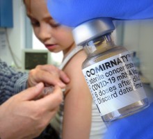 Детям – обязательно: Кто доказал пользу вакцинации от ковида?