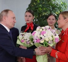 Жить не по средствам можно долго, но не вечно – вся история тому порука