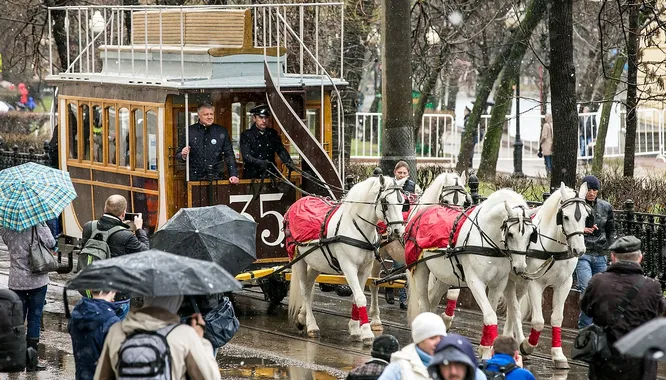 kogda-poyavilsya-pervyij-tramvaj-01