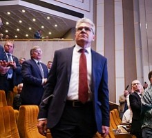 Действующий глава РАН снял свою кандидатуру с выборов