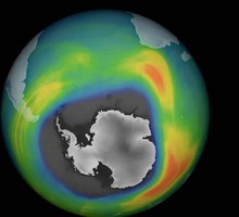 Над Антарктидой открылась озоновая дыра размером больше, чем Северная Америка