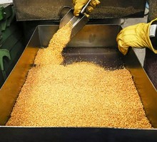 Золотой дождь из России льётся на недружественные страны