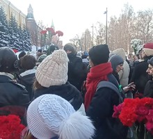 Депутат Госдумы удивил москвичей патриотической песней: «В наших венах кипит небо славян» (ВИДЕО)