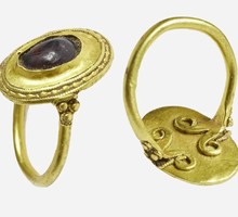 Житель Дании нашёл золотое кольцо эпохи Меровингов
