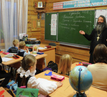 Минобрнауки стало отделом РПЦ: что в школе читать, теперь решают попы