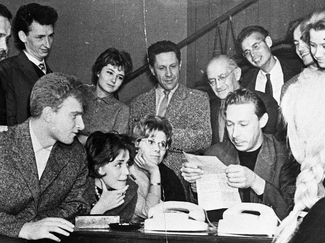 «Заплаканные американцы стоя аплодировали истории о подвиге русских женщин» «Заплаканные американцы стоя аплодировали истории о подвиге русских женщин»