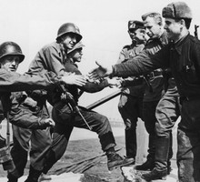 Рукопожатие над бездной Рукопожатие над бездной