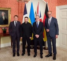 Стармер, Макрон и Мерц назвали пять условий для урегулирования конфликта на Украине. Кремль ответил Стармер, Макрон и Мерц назвали пять условий для урегулирования конфликта на Украине. Кремль ответил