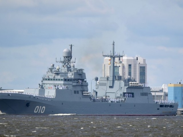 Морской «Тигр», десантный корабль и подлодки Морской «Тигр», десантный корабль и подлодки