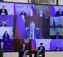 Совещание с членами Правительства Совещание с членами Правительства