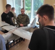 Бойцы РФ провели встречу со студентами ЛНР Бойцы РФ провели встречу со студентами ЛНР