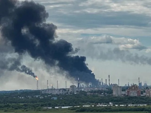 2500 километров до Омска: как далеко зашёл топливный кризис 2500 километров до Омска: как далеко зашёл топливный кризис